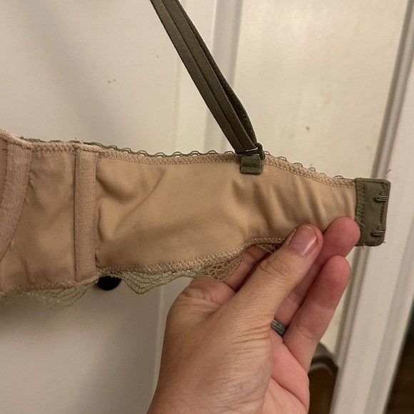 Victoria’s Secret Very Sexy Multi-way push-up Underwire Bra size 32B - Picture 11 of 11